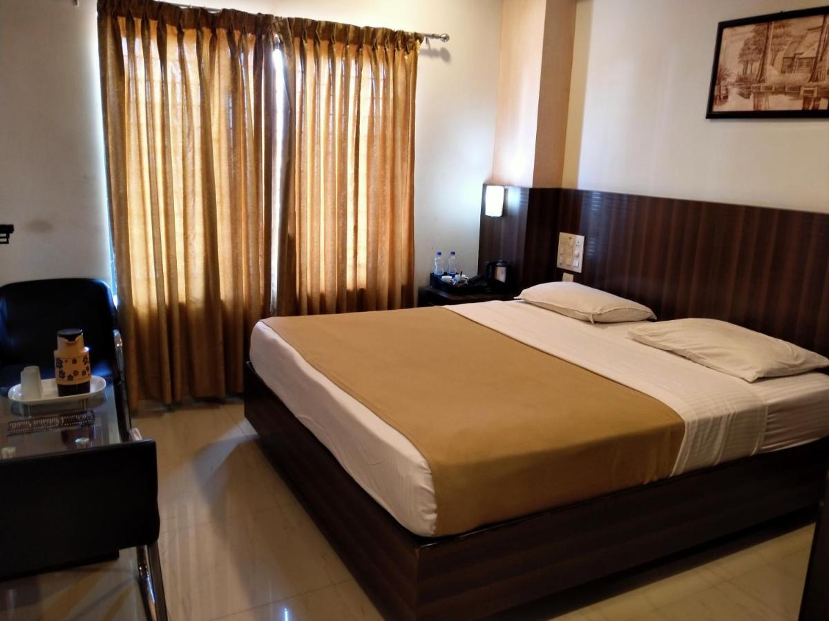 Hotel Green Park Suites Manipal Exterior photo