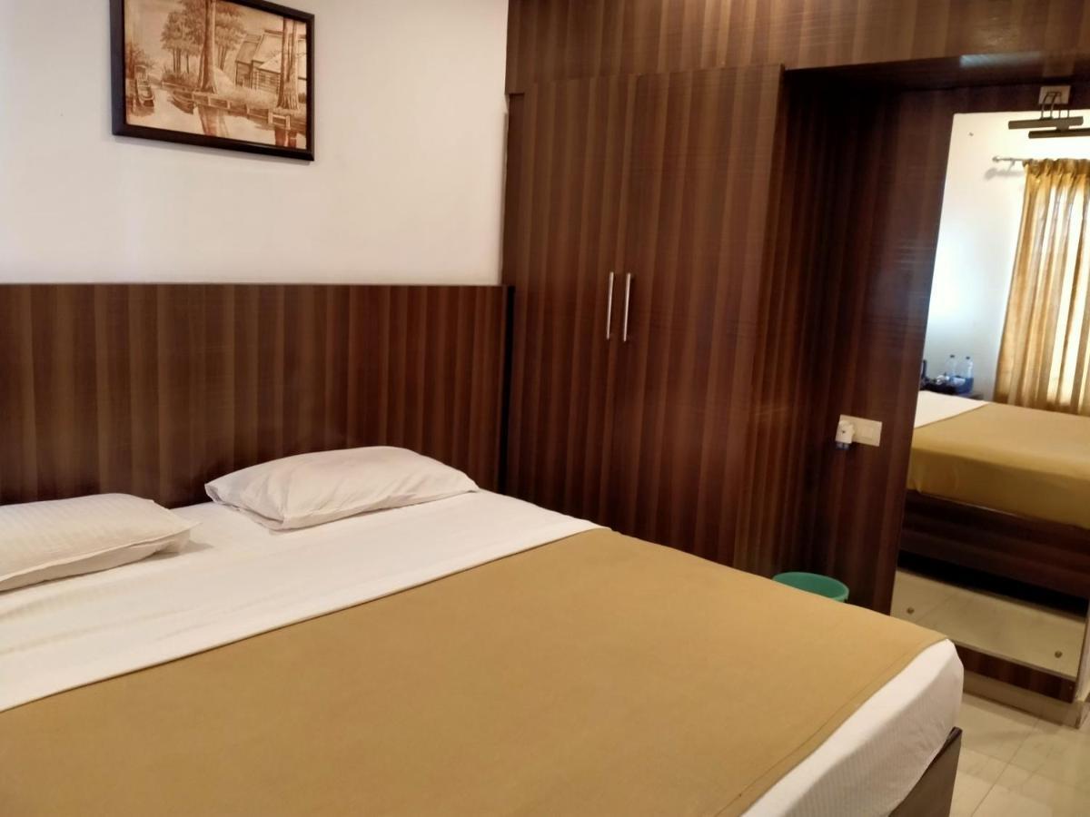 Hotel Green Park Suites Manipal Exterior photo